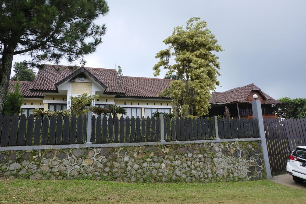 Aldeoz Villa Ciater Sarireja Eksteriør billede